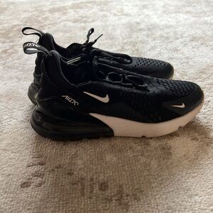 Nike Airmax 270 Women’s 5.5 Black White
